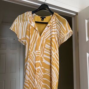 Halogen Yellow and White Flutter Sleeve Blouse